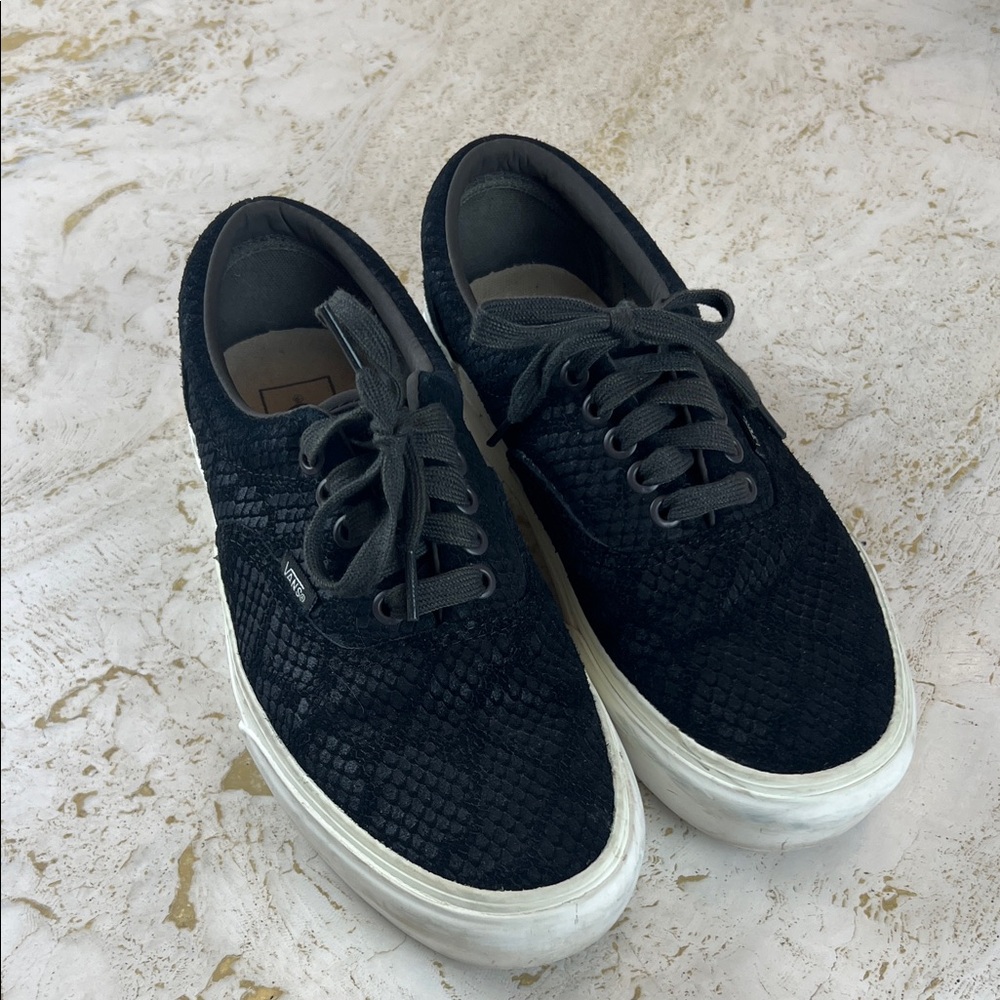 Vans Black Animal Era Embossed Platform Trainers Womens 8, men’s 6.5